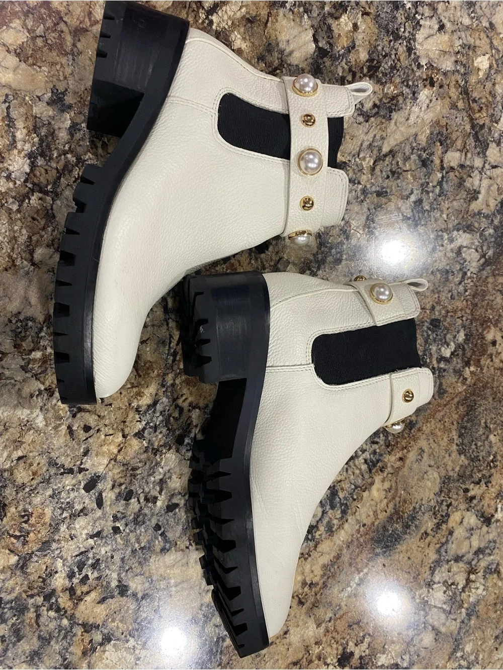 Karl Lagerfeld Paris Porshay Lug Sole Chelsea Ankle Boots Bone Women’s Sz 7.5